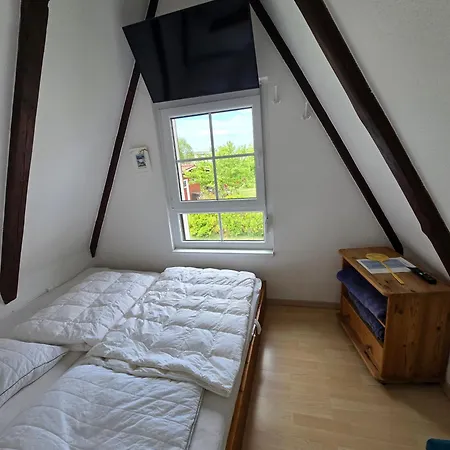 Behagliches Mit Garten Und Terrasse