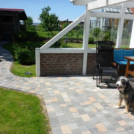 Behagliches Mit Garten Und Terrasse רריק